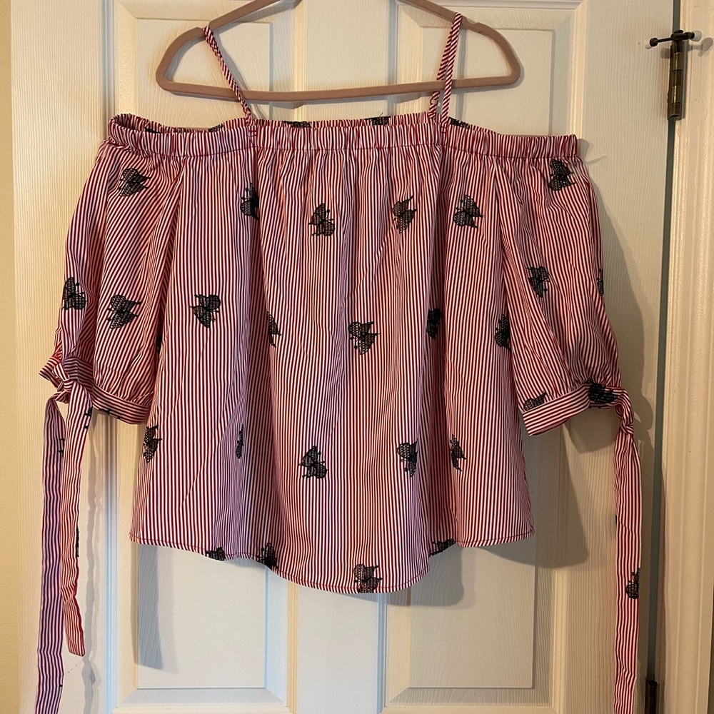 SHEIN Curve Butterfly design blouse